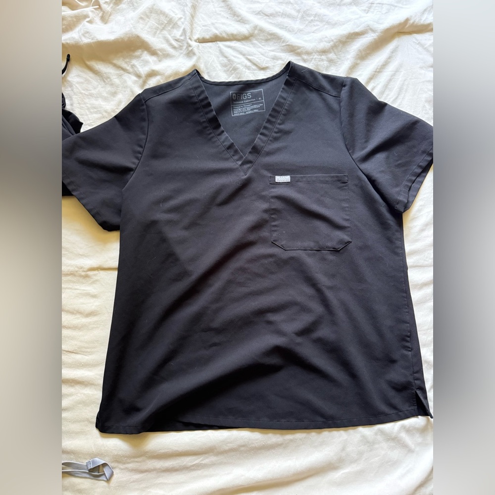 Figs scrub top